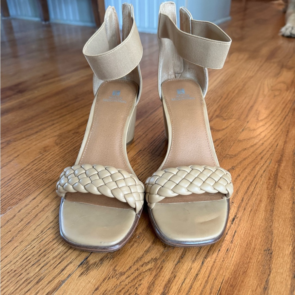 Elegant Tan Women's Heeled Sandals